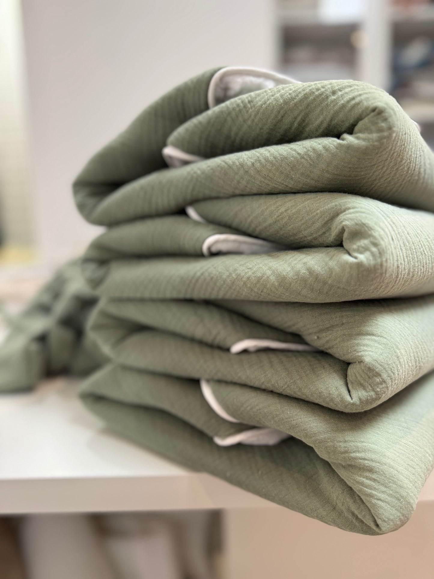 Nid d'ange vert sauge - 1ere couverture de naissance personnalisable