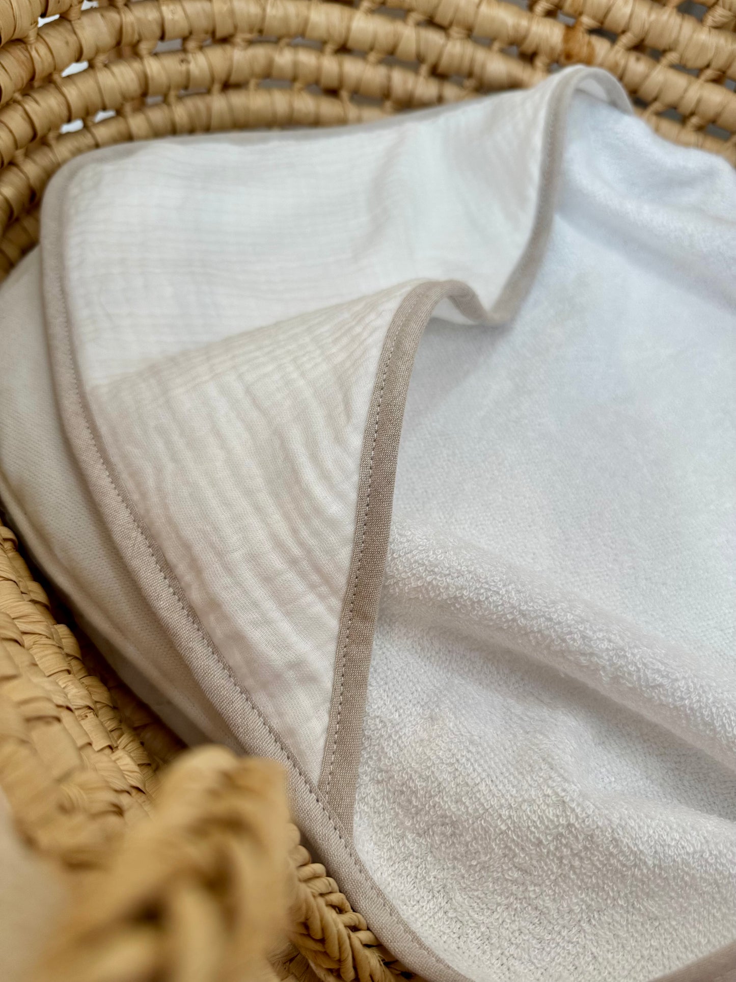 Cape de bain bébé blanche