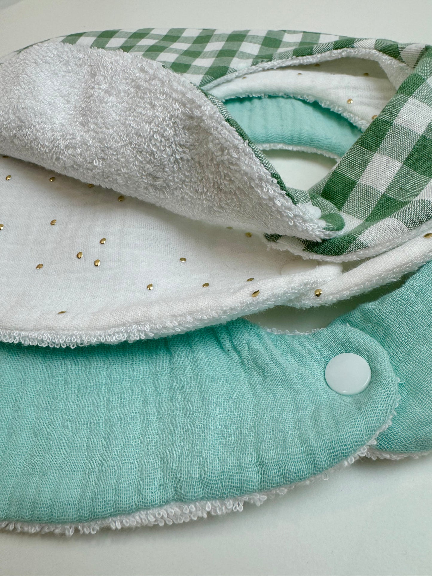 Bavoir Trio vichy vert blanc et écru pois or