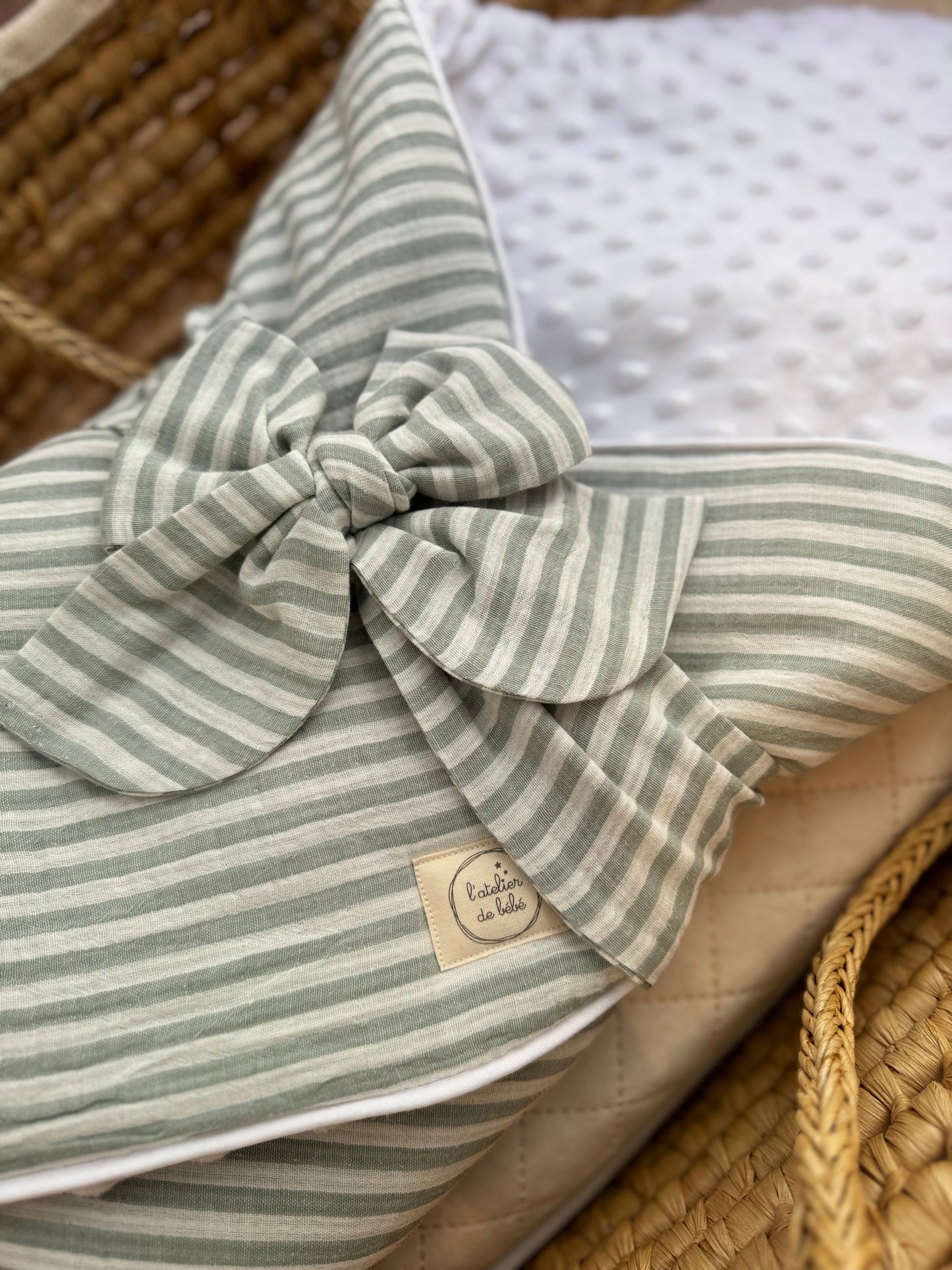 Nid d'ange bébé d'emmaillotage - RAYE VERT | Made in France
