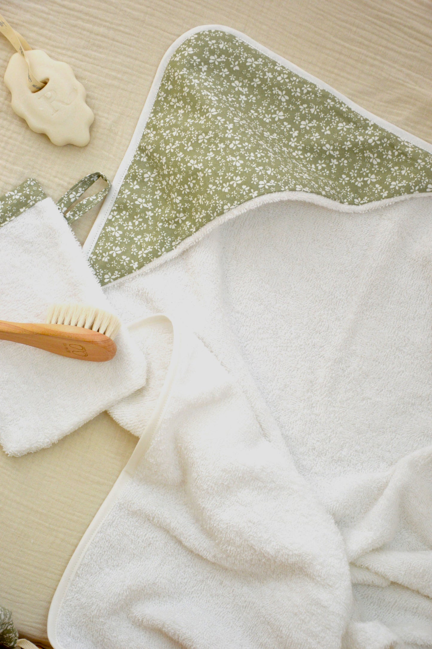 Cape de bain bébé vert Tilleul