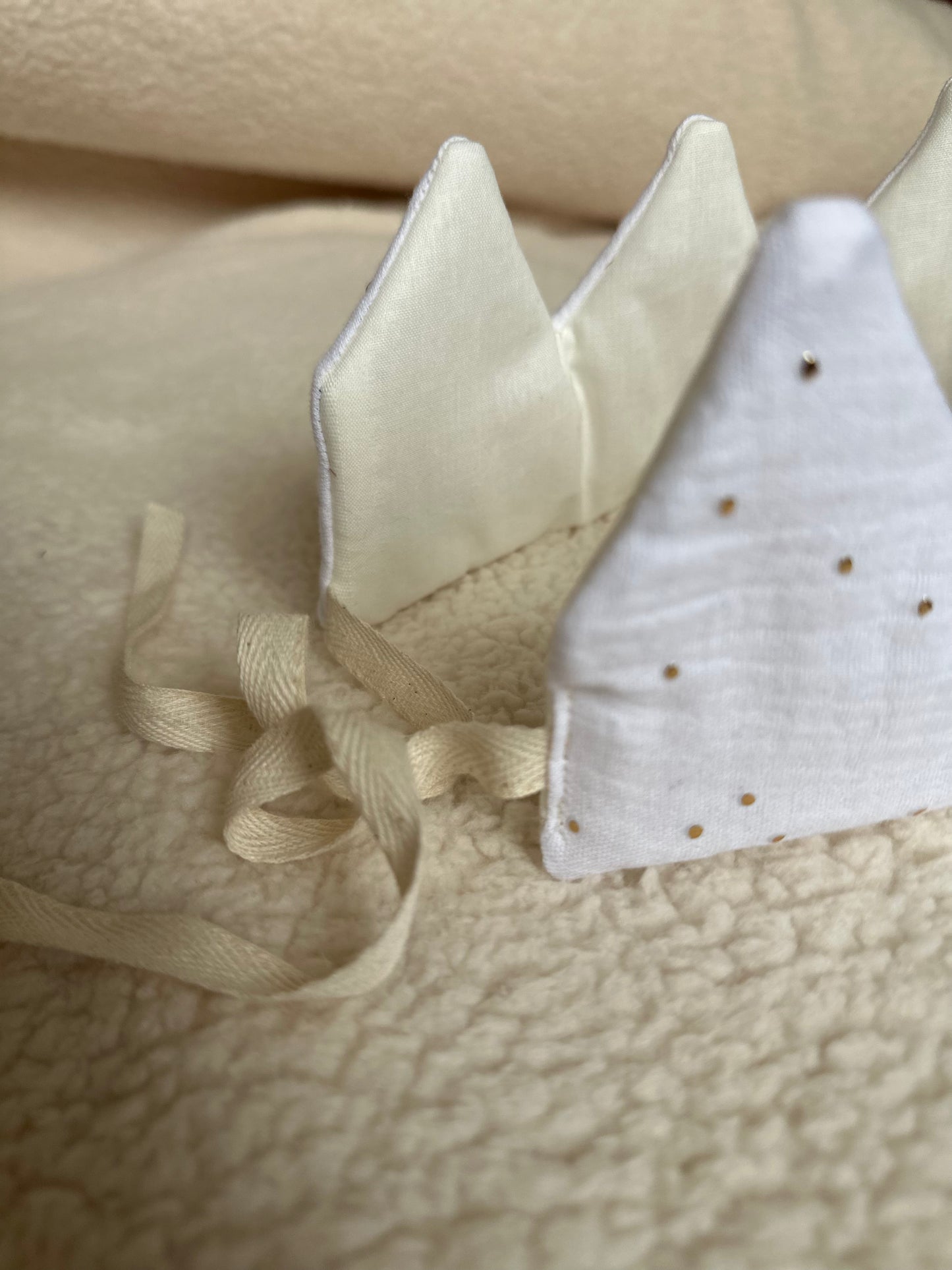 Couronne en tissu ajustable