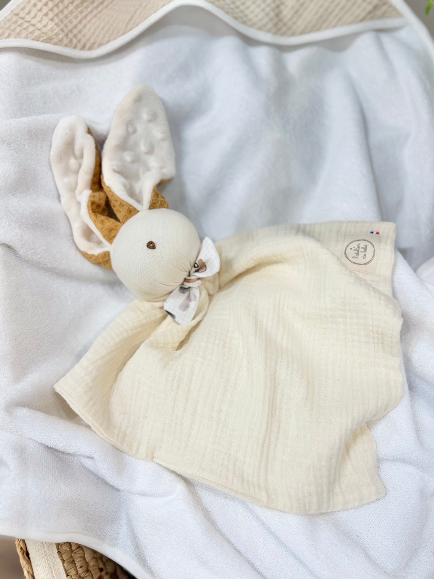 Doudou Lapin ivory -Personnalisable -voyage collection