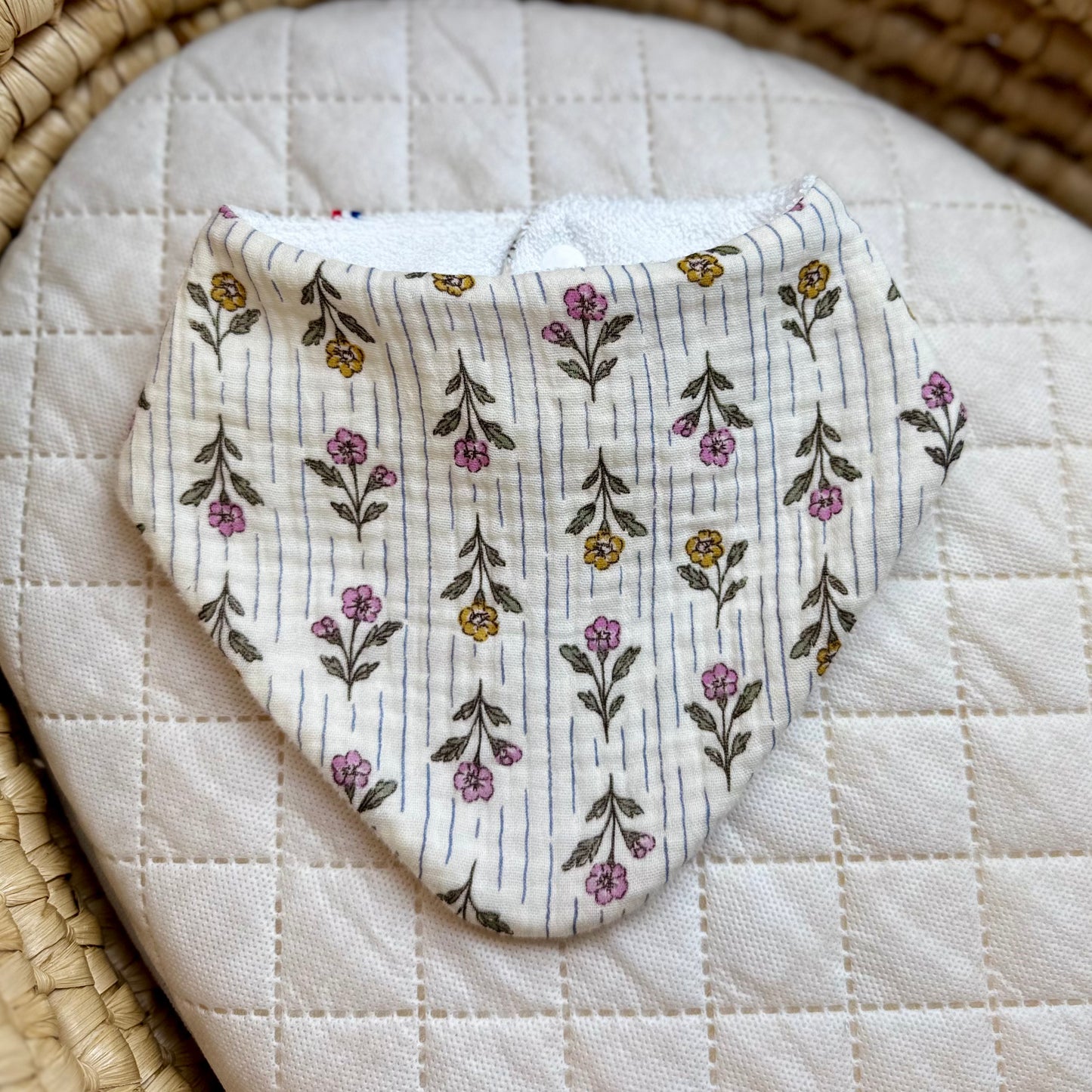 Bavoir bandana bébé en gaze de coton – Fleurs zora
