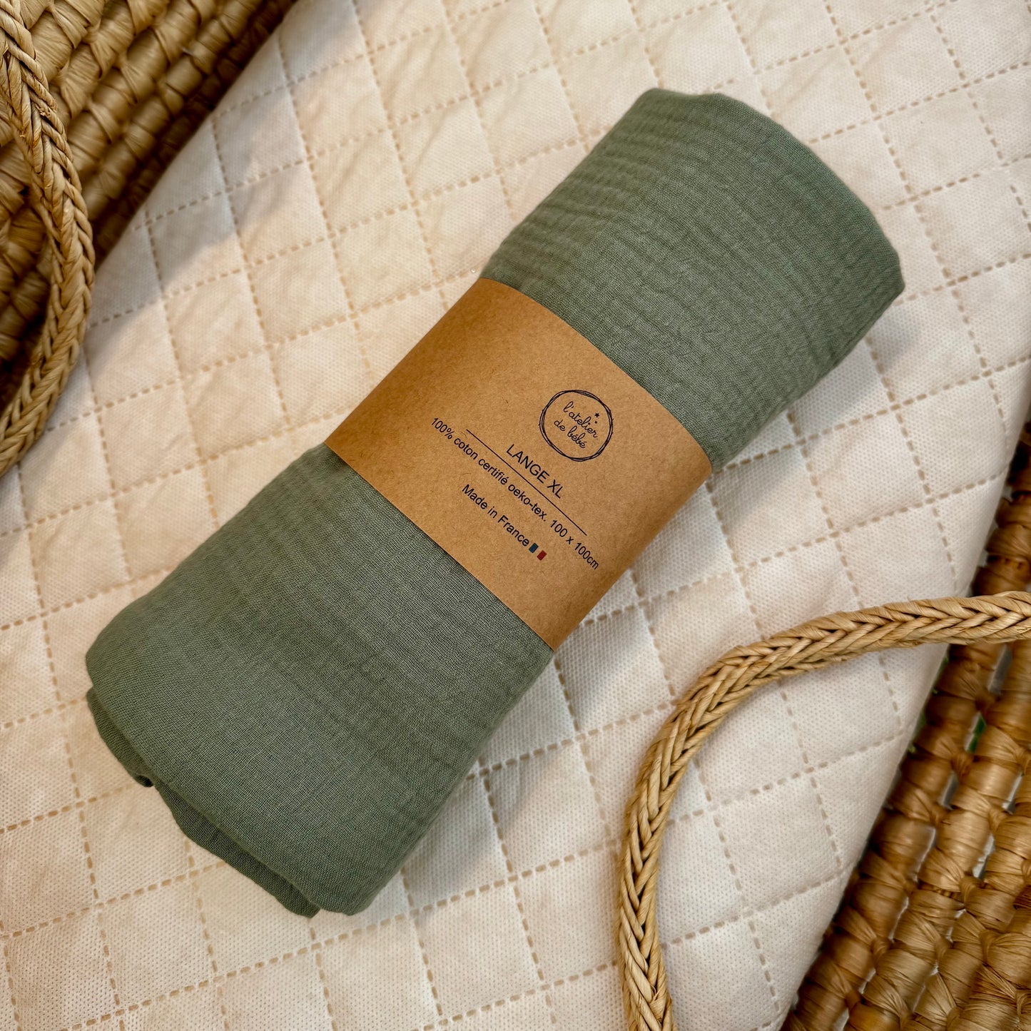 Maxi lange bébé XL 100 x 100 cm en double gaze de coton – VERT SAUGE – Personnalisable – Made in France