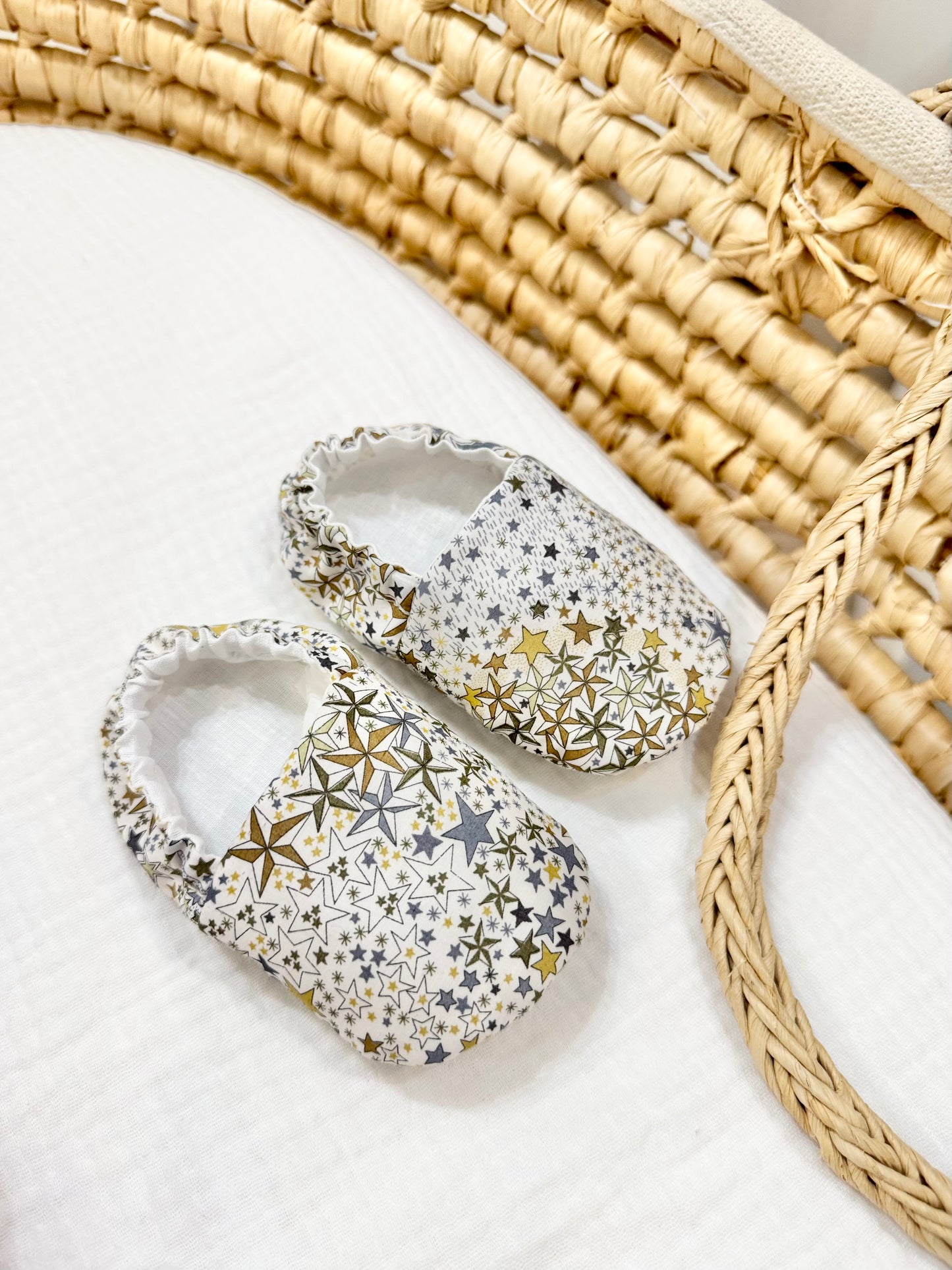 chaussons bébé Liberty étoiles-Adelajda