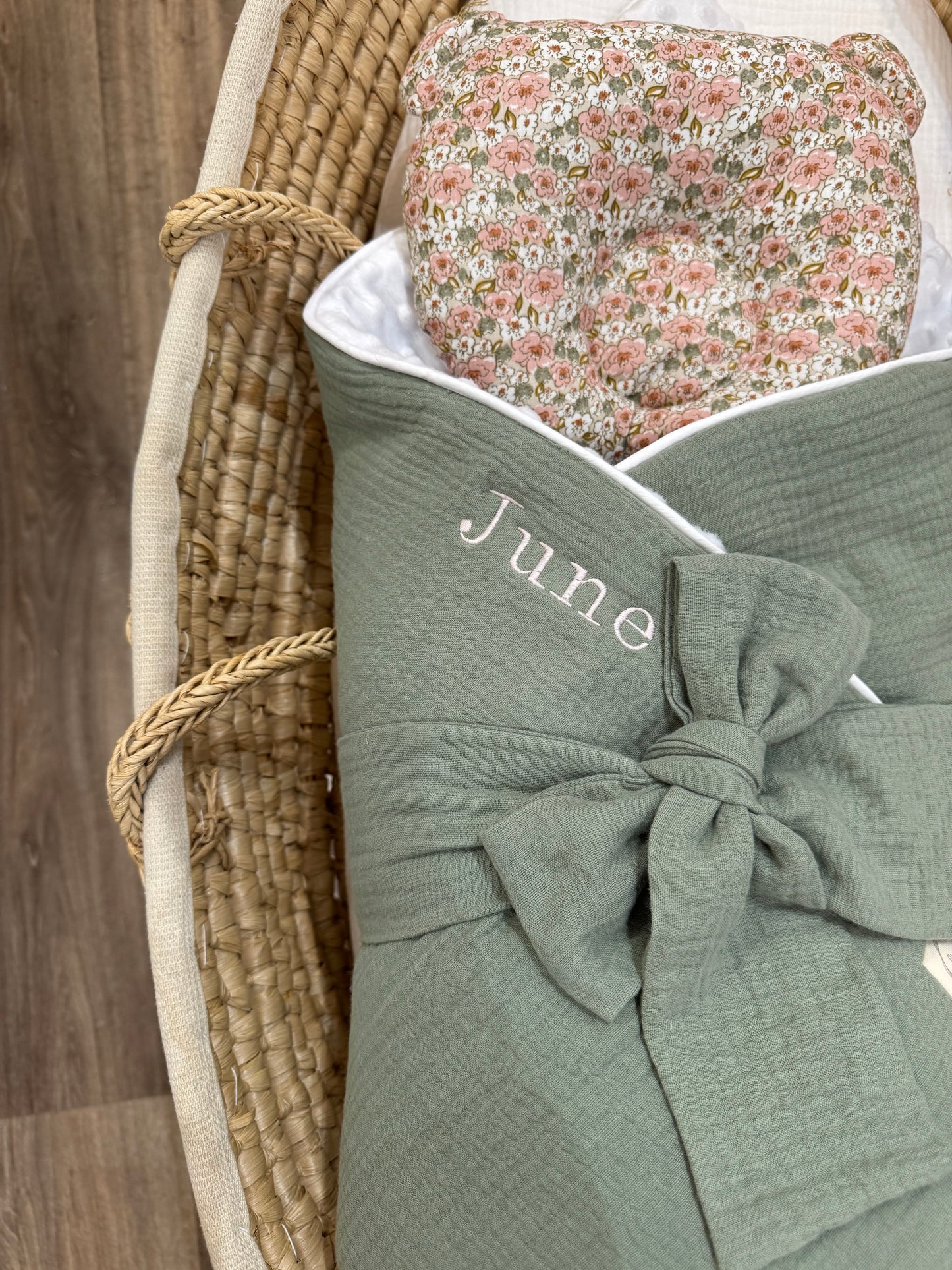 Nid d'ange vert sauge  - 1ere couverture de naissance personnalisable