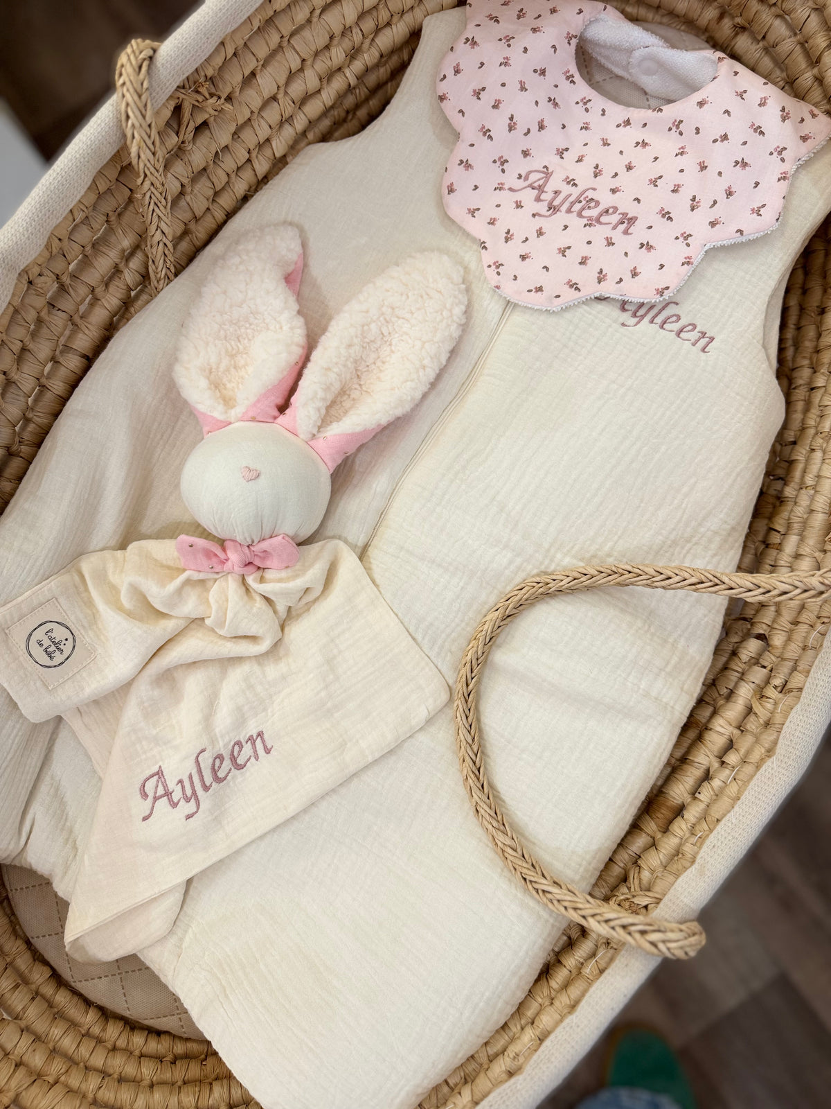 Doudou Lapin écru et bois de Rose - Personnalisable