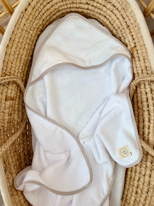 Cape de bain bébé blanche