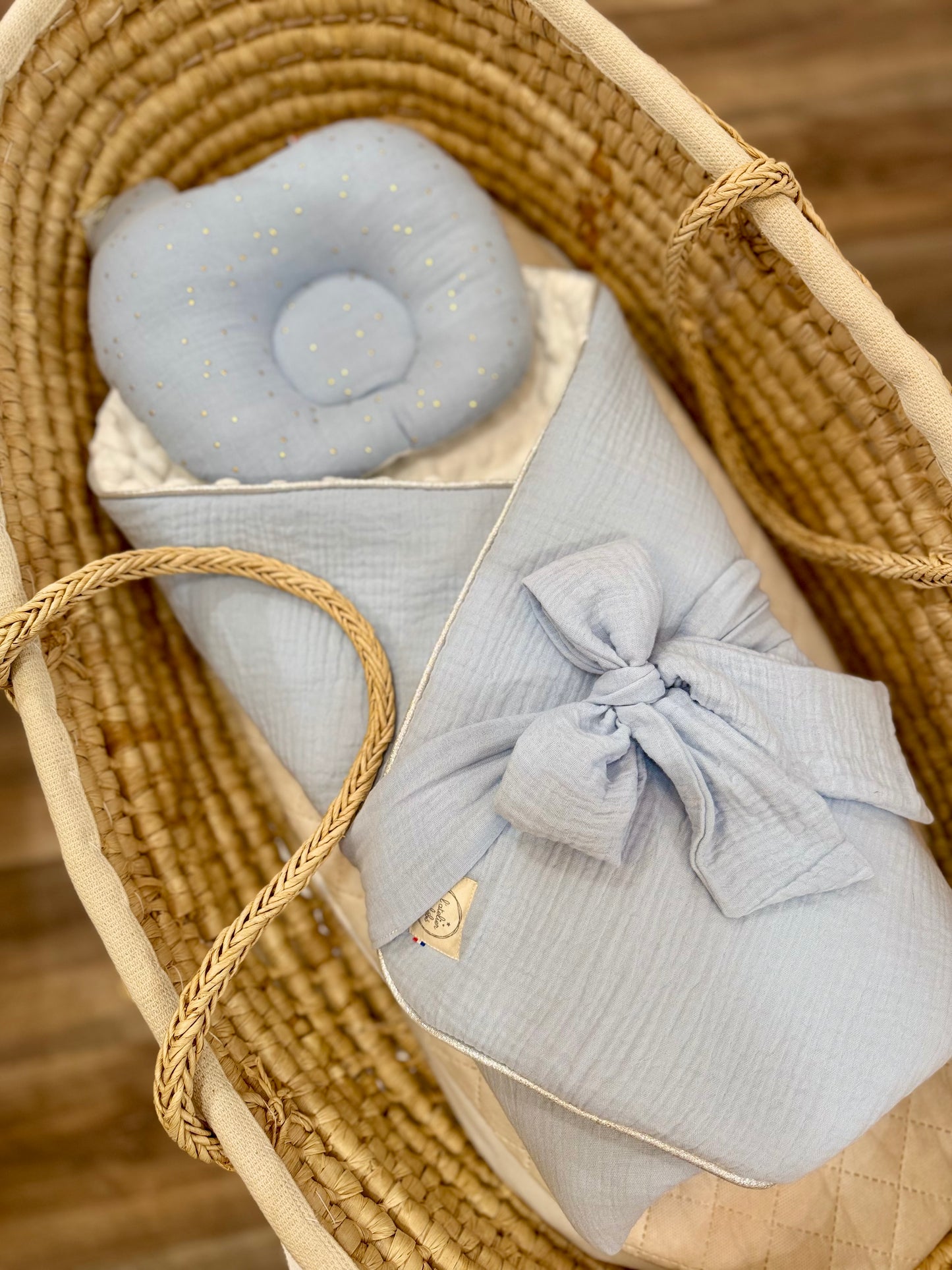 Ensemble bleu glacier et beige   - 1ere couverture de naissance personnalisable+ doudou + coussin