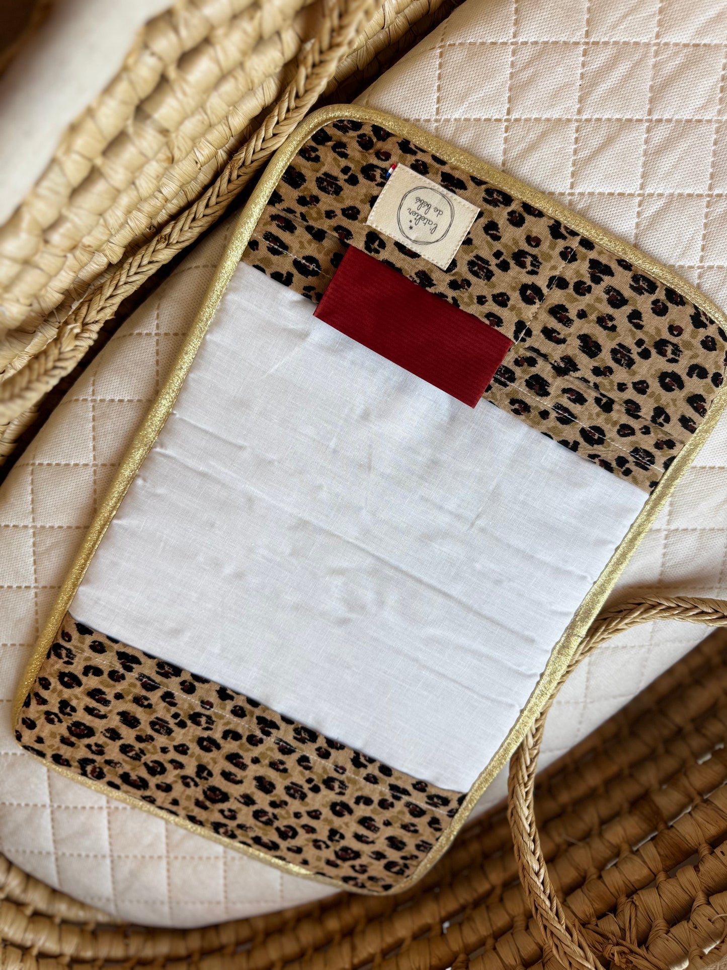Protège carnet de santé Leopard personnalisable