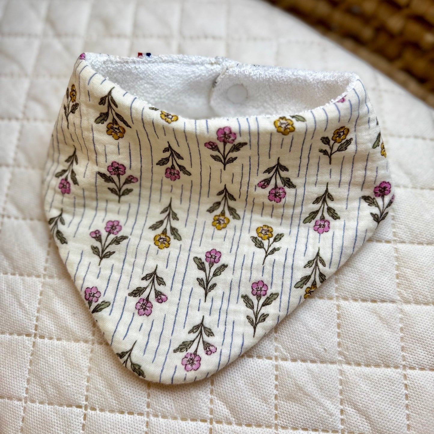 Bavoir bandana bébé en gaze de coton – Fleurs zora