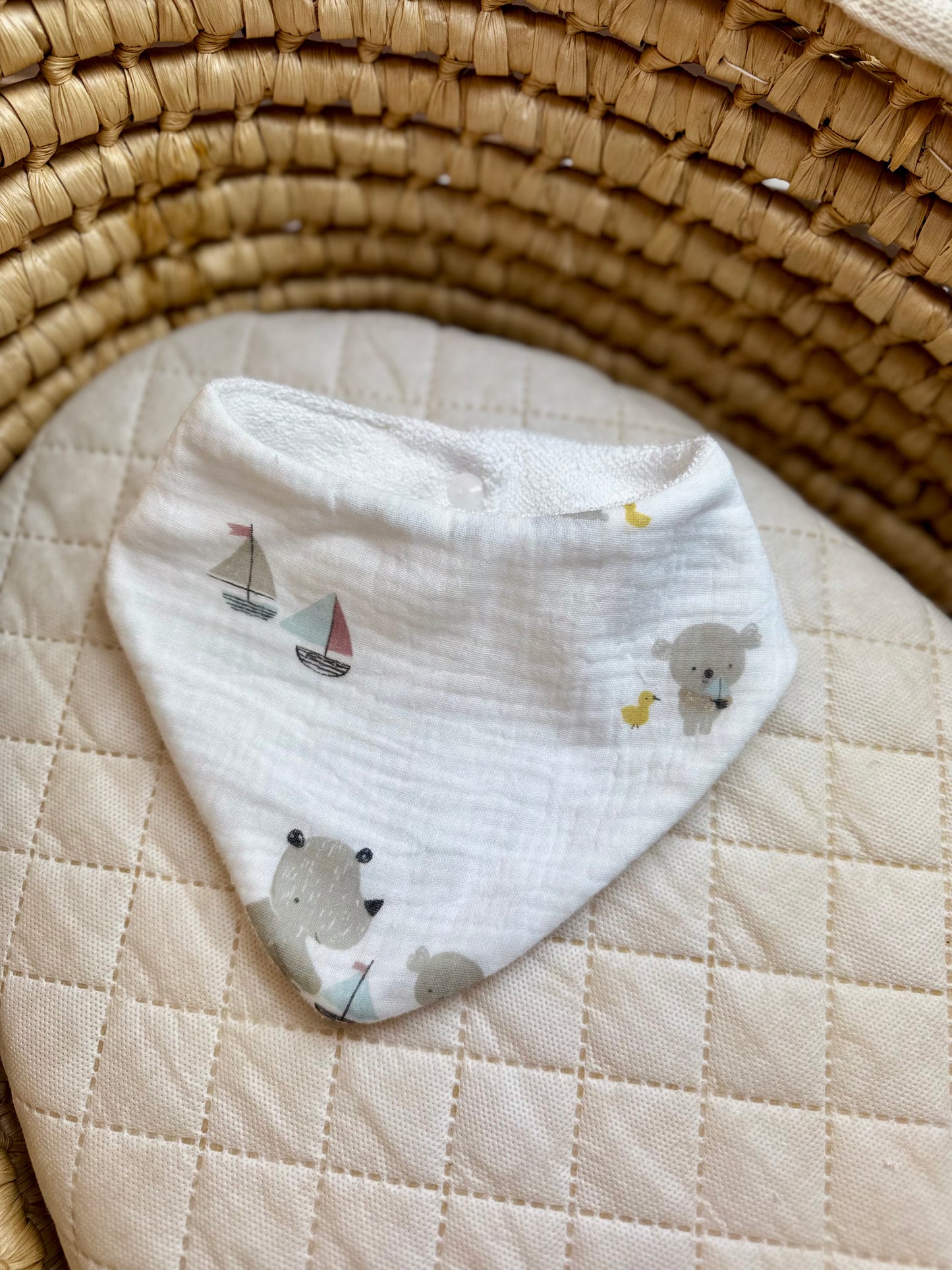 Bavoir bandana bébé en gaze de coton – Ours & bateaux