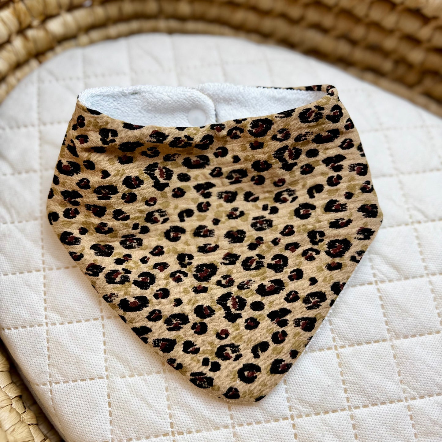 Bavoir bandana bébé en gaze de coton – léopard