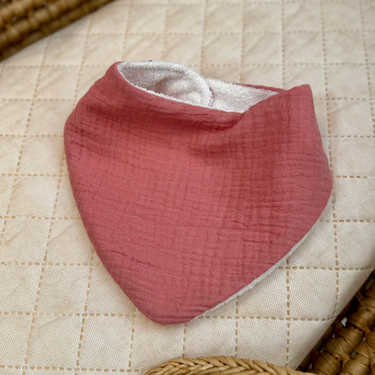 bavoir bandana bebe en gaze de coton doux et absorbant