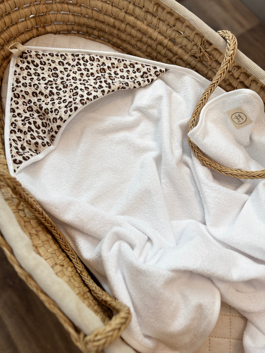 Cape de bain bébé personnalisée en éponge de bambou et gaze de coton-Léopard – Fabrication française (Copie)