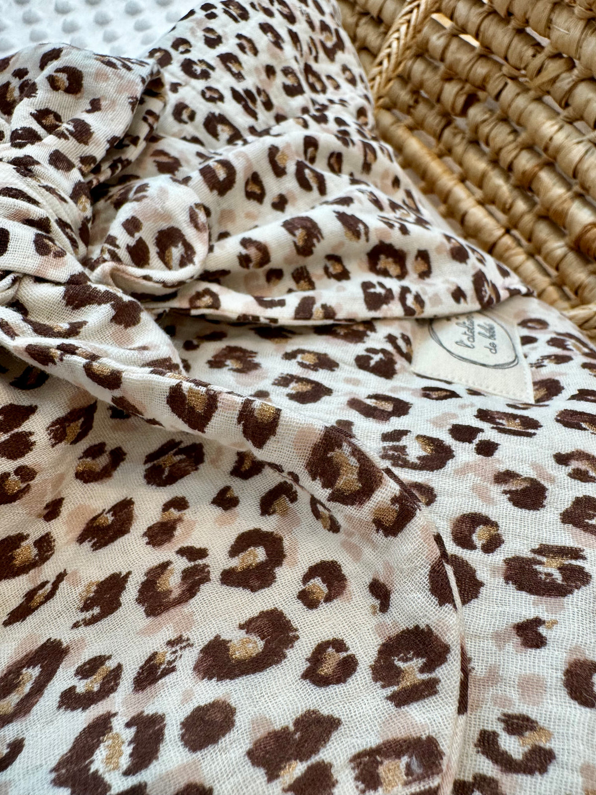 Nid d'ange bébé d'emmaillotage - LEOPARD POUDRE | Made in France