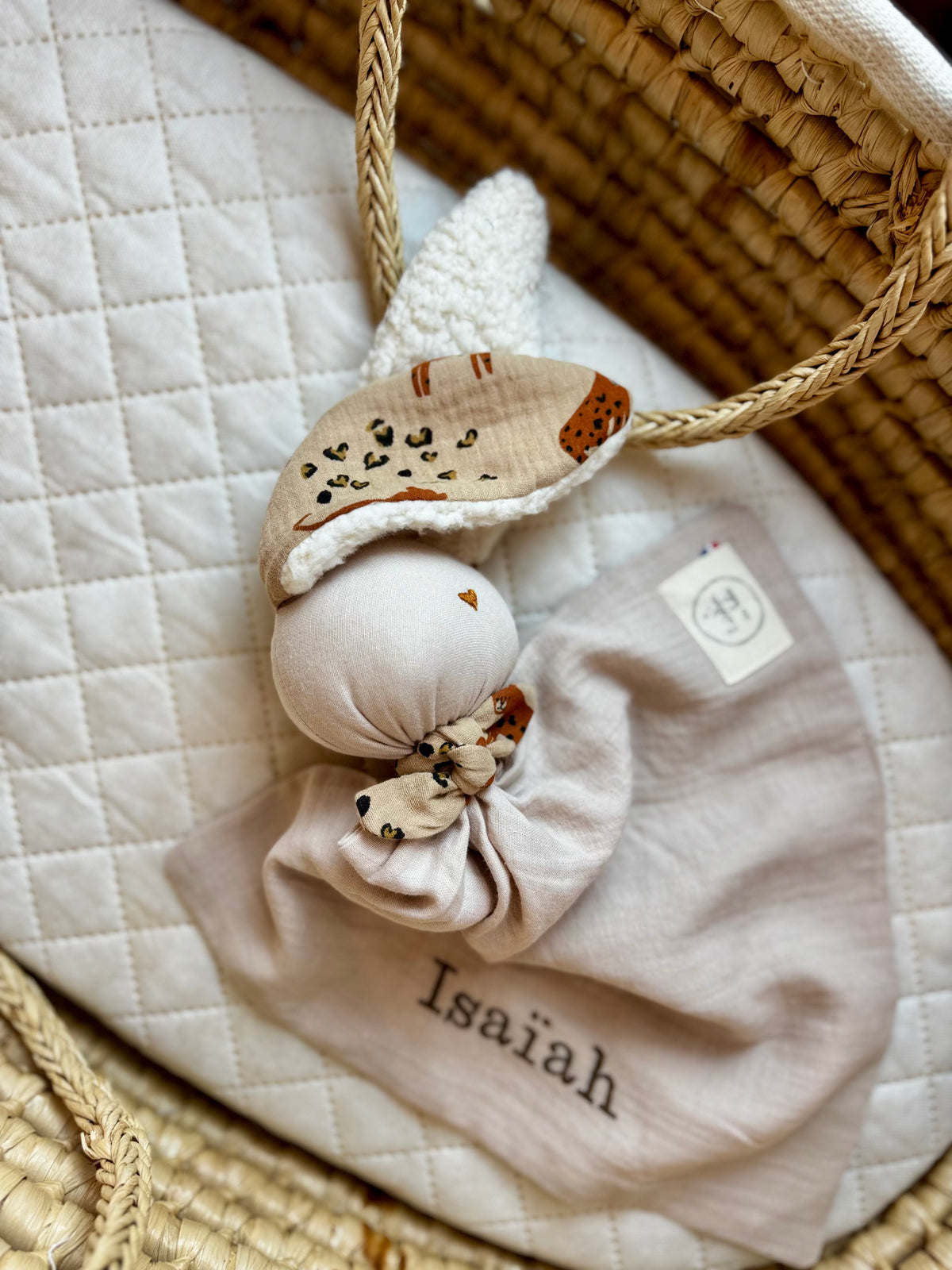 Coffret de naissance Protège carnet de santéet doudou lapin Garou- Personnalisé