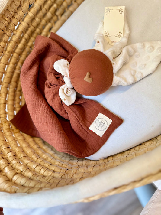 Doudou lapin chocolat fleurette -Personnalisable