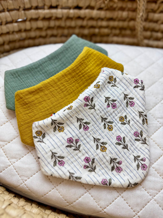 Trio bavoirs bandana bébé en gaze de coton – Fleurs zora