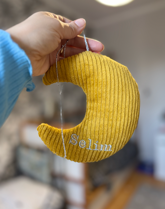 lune en velour broder pour marque les début du ramadhan 