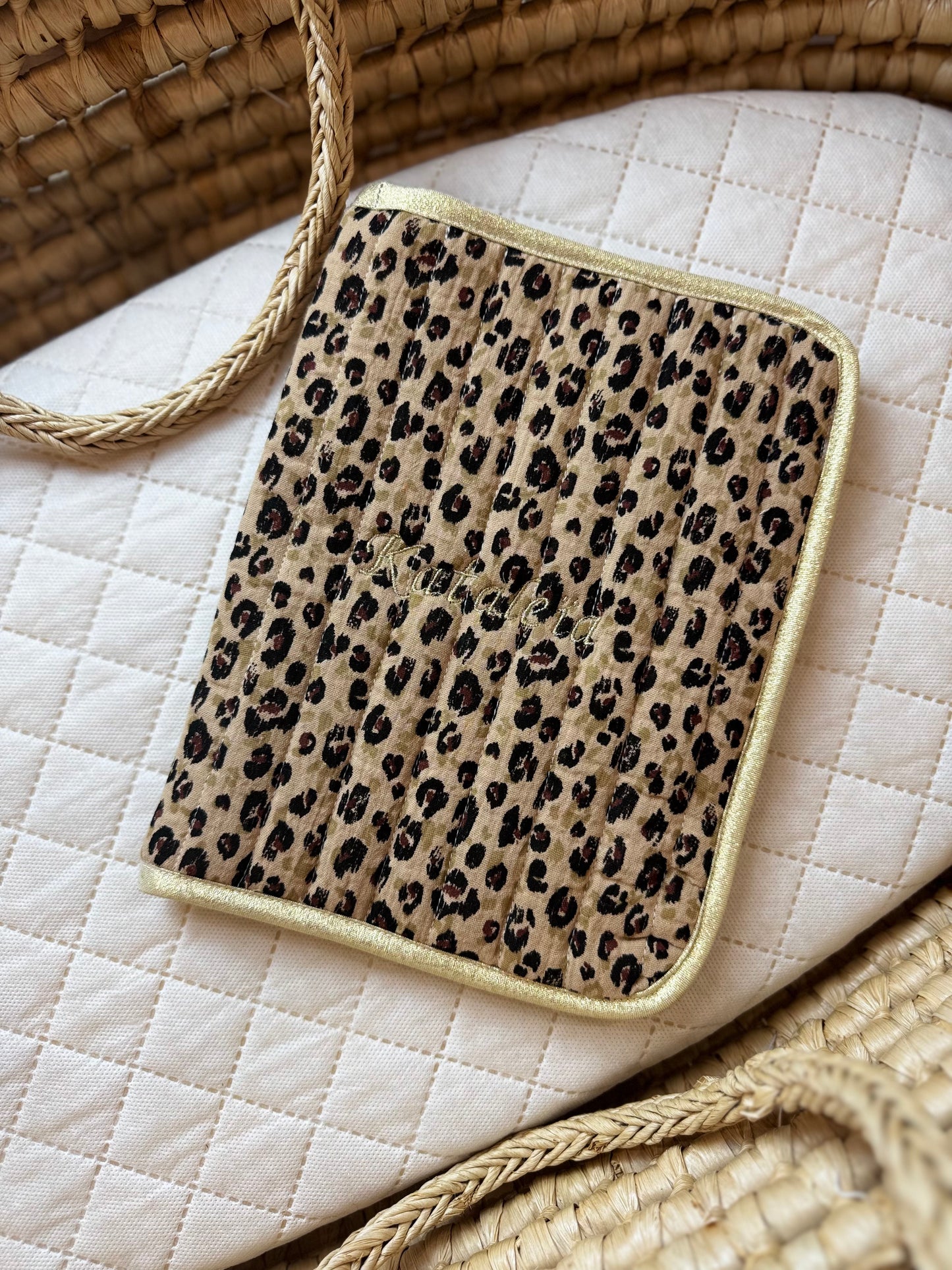 Protège carnet de santé Leopard personnalisable