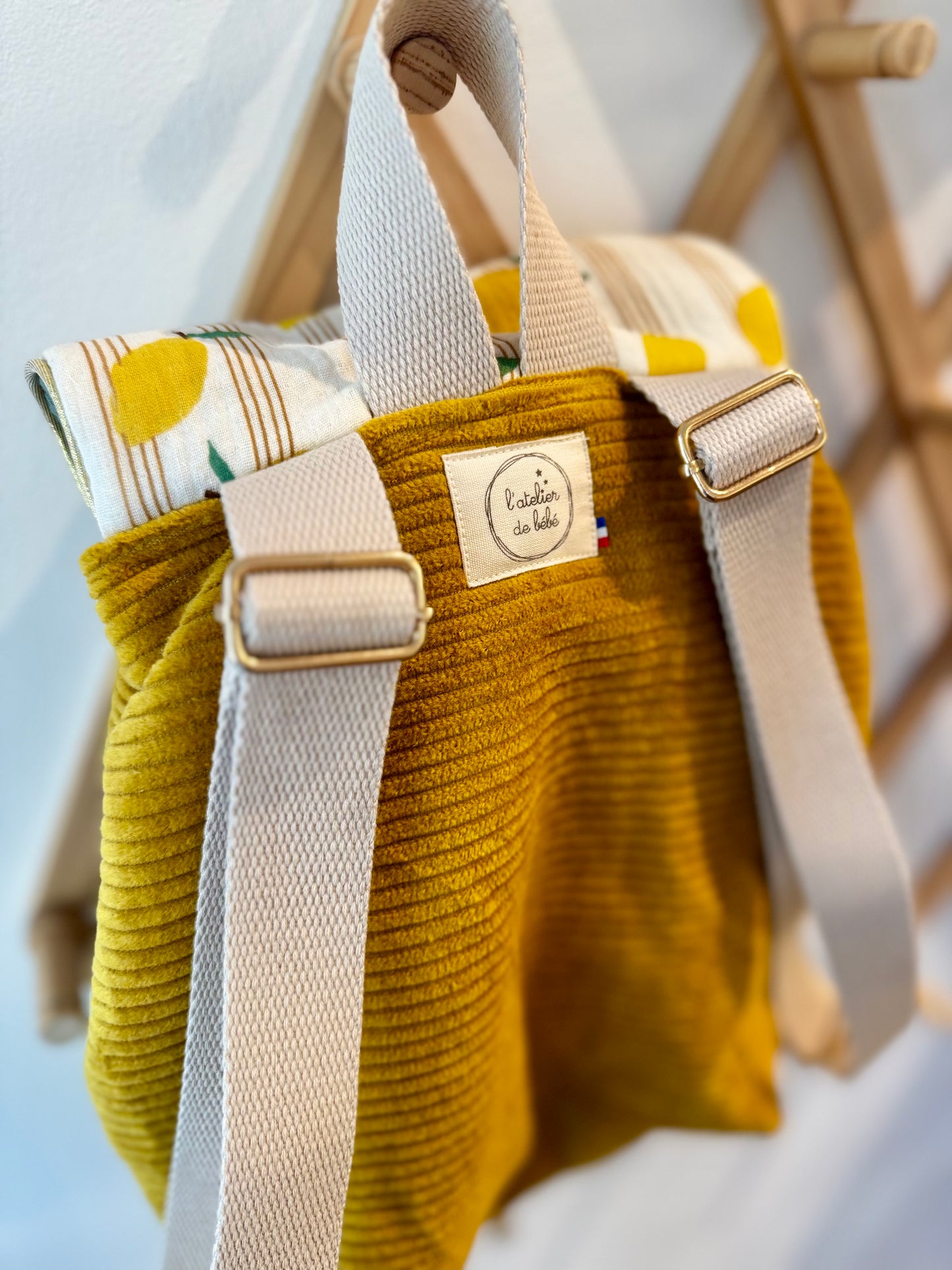 Sac à dos enfant en velours côtelé moutarde – motif citron | Personnalisable